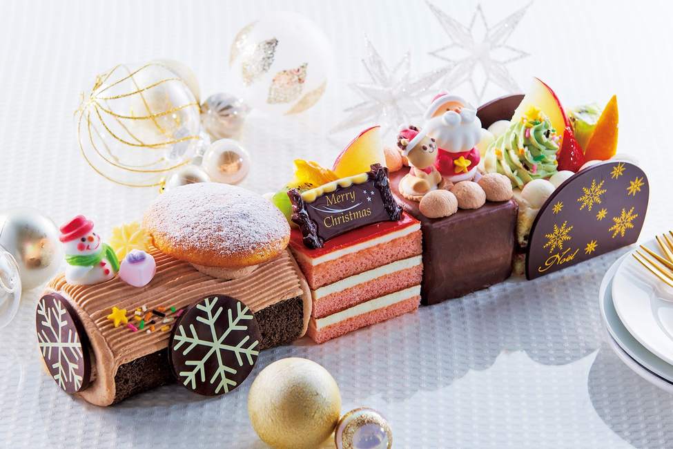 シャトレーゼのクリスマスケーキ2023「Xmasフルーツトレイン プレゼントサンタ号」