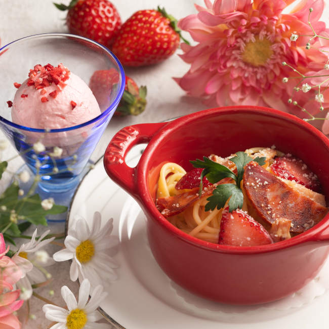 新横浜プリンスホテル「Strawberry ＆ Bunny Afternoon Tea ～White＆Pink～」