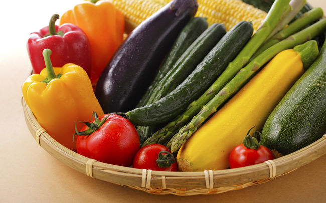 夏の蒸し暑さに対抗するなら、夏野菜を積極的に食べよう