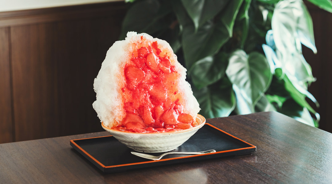 【かき氷】老舗和菓子店が作る、“崖”のようなかき氷！目白「志むら」のインパクト大な“断崖絶壁風”かき氷