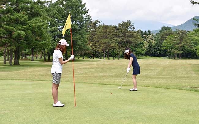デキる女子の嗜み。軽井沢でゴルフデビュー