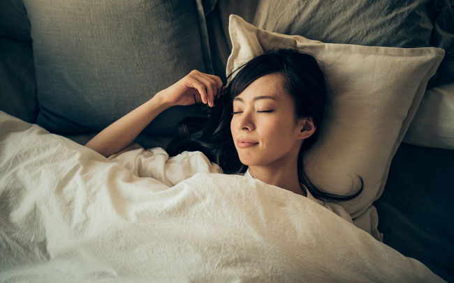質のよい睡眠に重要な働きをするメラトニン。きちんと分泌されるように気を付けたい