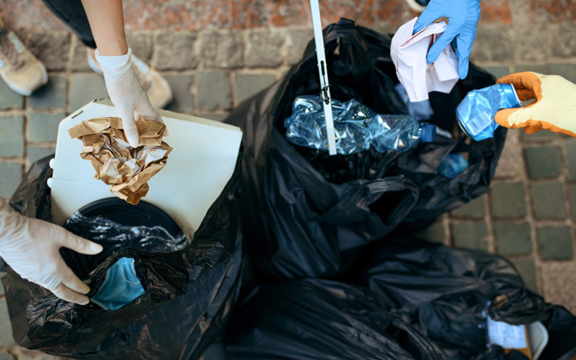 自分の住む街を整えるボランティア活動の例「ゴミ拾い」「公園ボランティア」